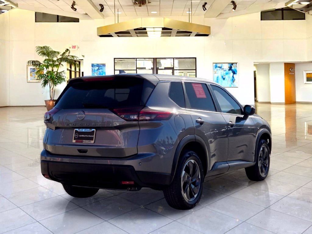 Certified 2025 Nissan Rogue SV FWD image 5