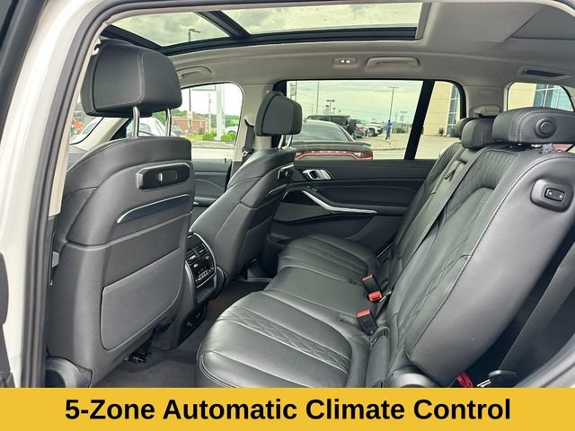 Used 2025 BMW X7 xDrive40i AWD/4WD image 14