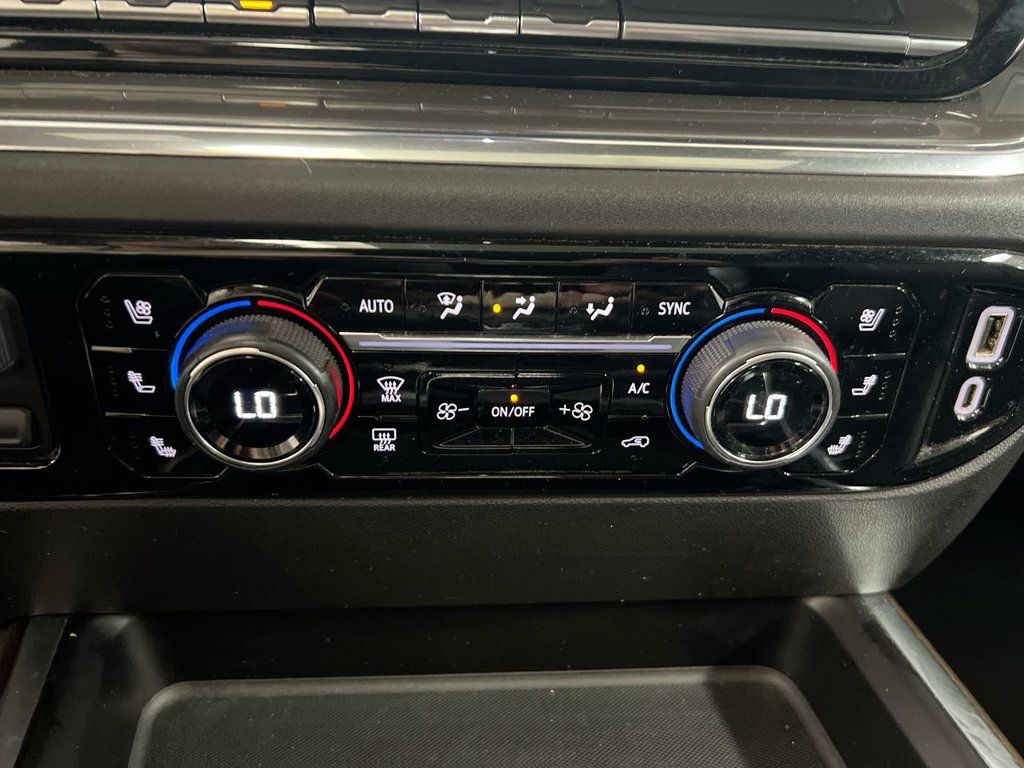 Used 2024 Chevrolet Silverado 2500 High Country w/ Technology Package AWD/4WD image 17