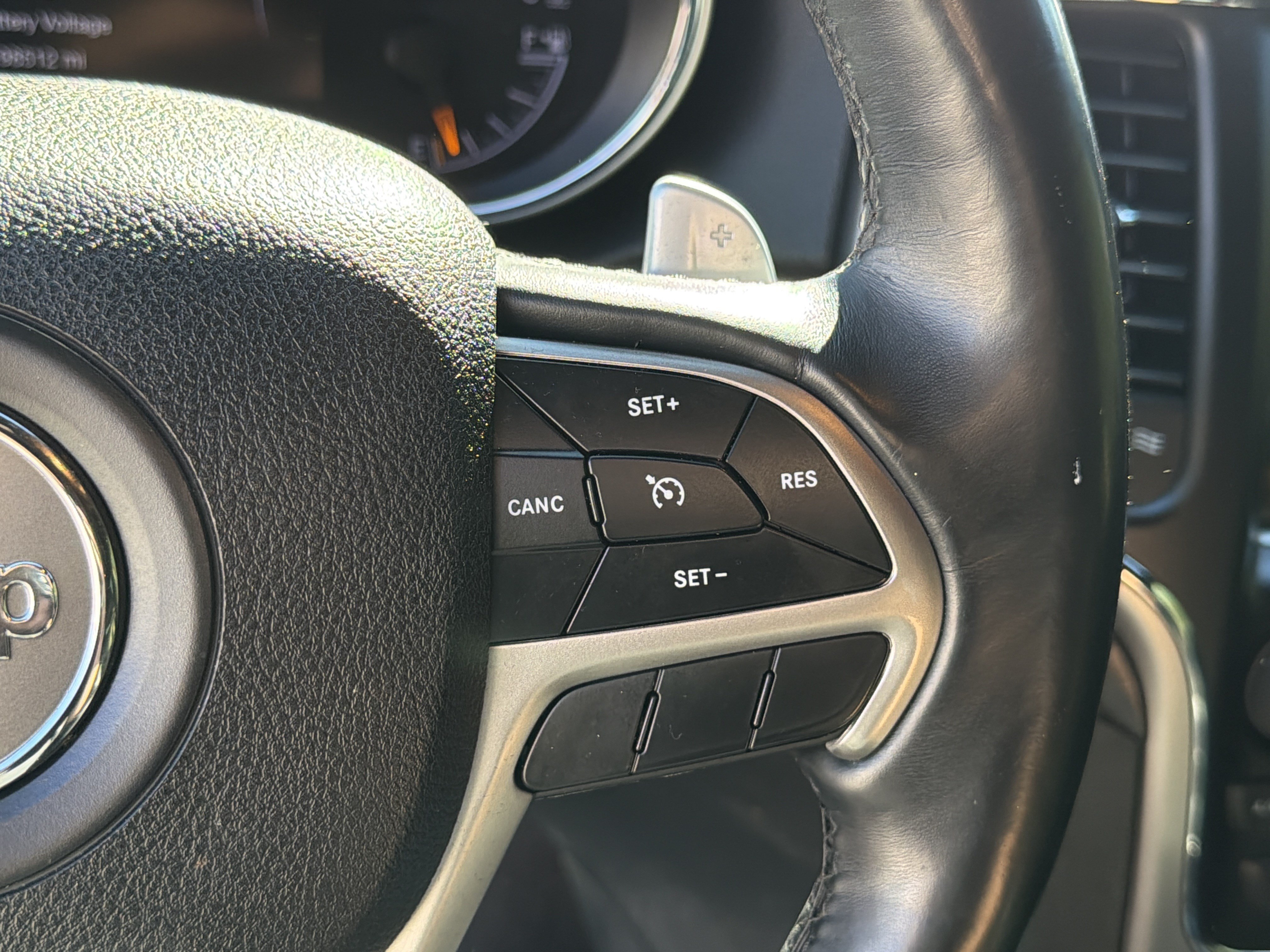 Used 2017 Jeep Grand Cherokee Altitude RWD image 15