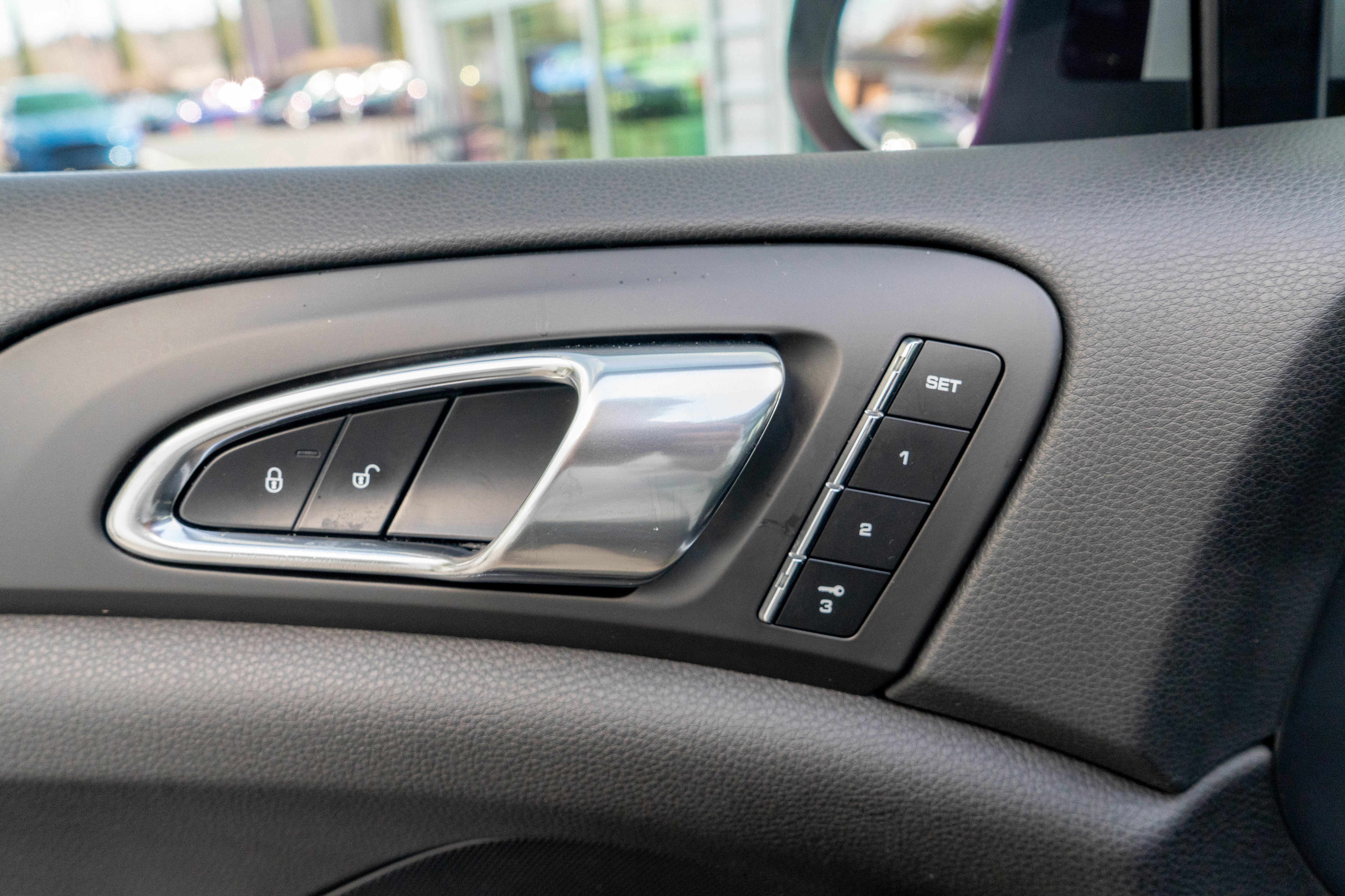 Used 2013 Porsche Cayenne Diesel AWD/4WD image 11