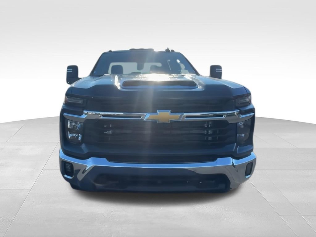 New 2026 Chevrolet Silverado 3500 LT w/ Convenience Package AWD/4WD image 3