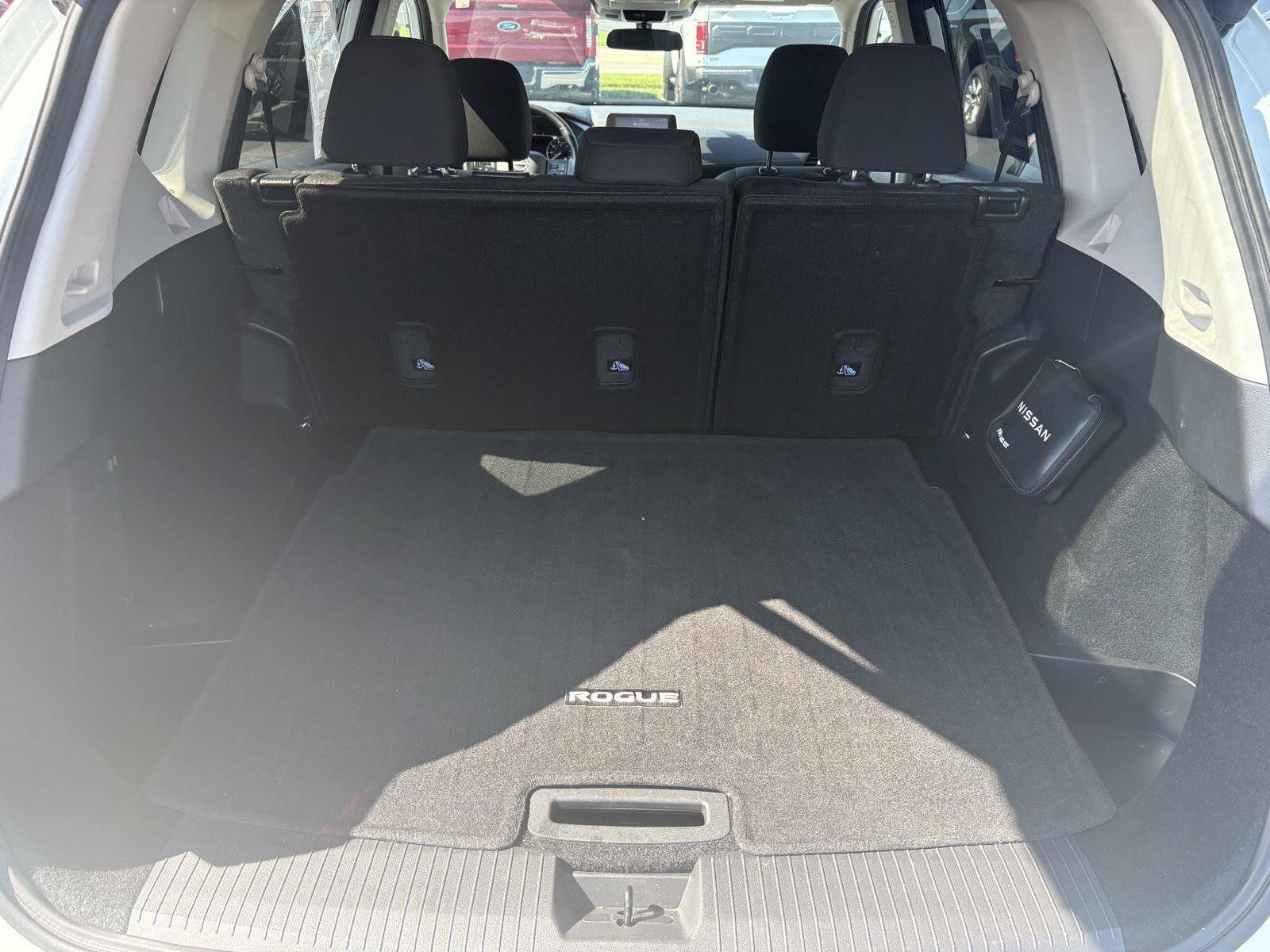 Used 2025 Nissan Rogue SV AWD/4WD image 26