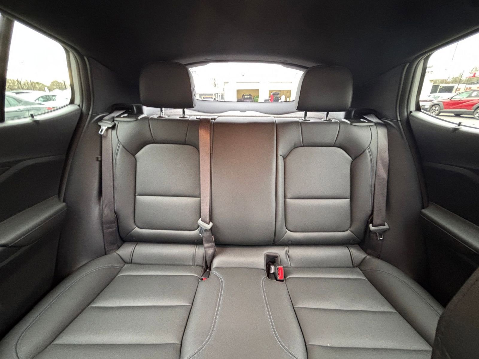 Used 2025 Buick Envista Sport Touring image 39