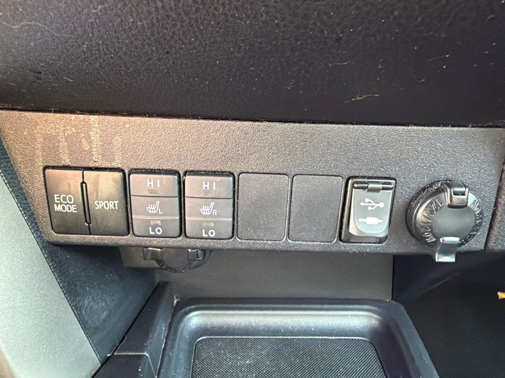 Used 2014 Toyota RAV4 Limited AWD/4WD image 25