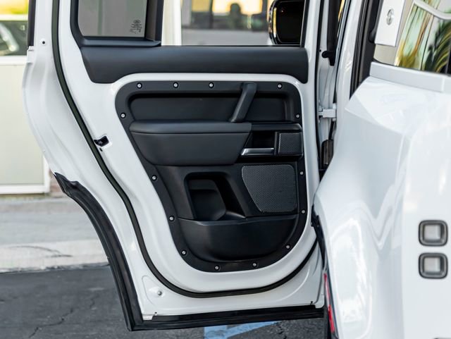 Used 2023 Land Rover Defender 110 V8 image 20