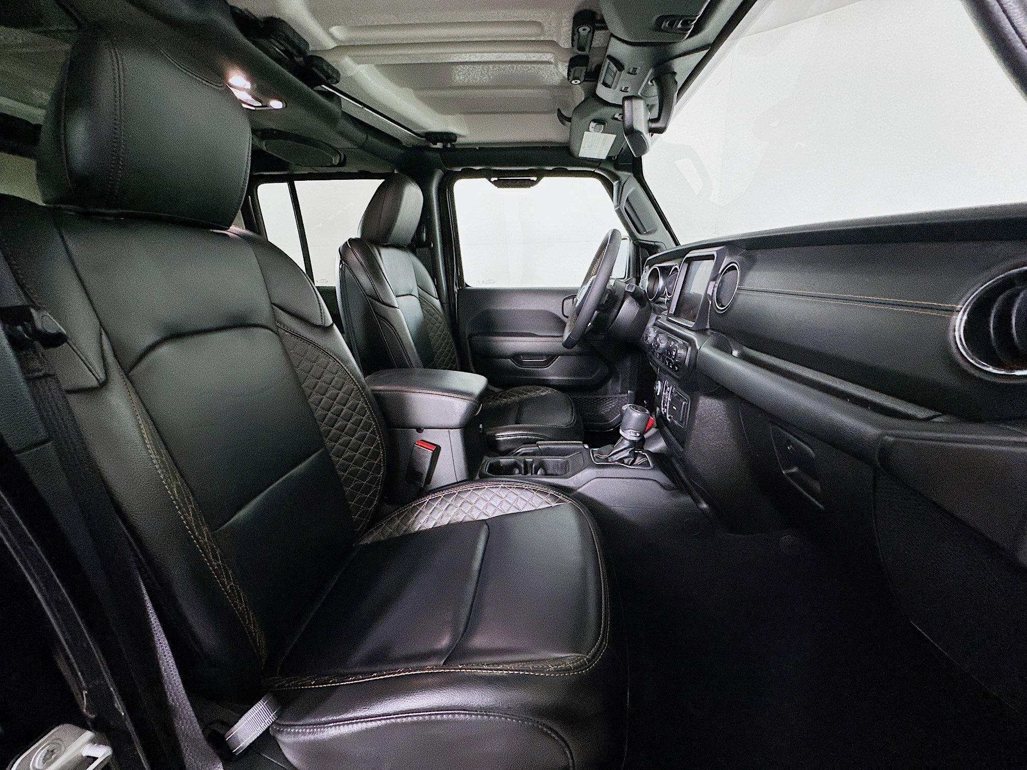 Used 2023 Jeep Wrangler Unlimited Sahara image 30