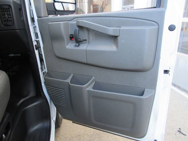 Used 2023 GMC Savana 2500 Extended w/ Driver Convenience Package image 14