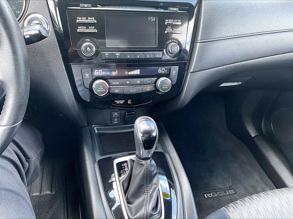 Used 2017 Nissan Rogue SV AWD/4WD image 26
