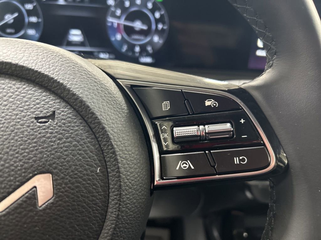 Certified 2025 Kia Seltos EX image 10