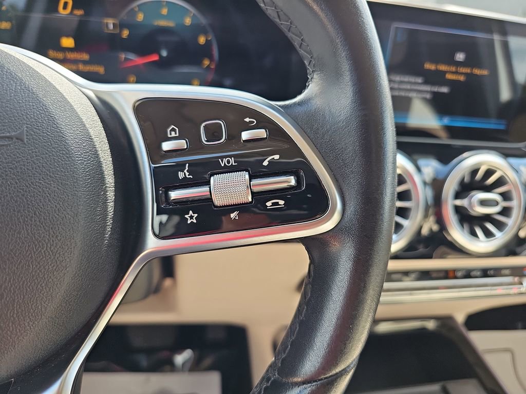 Used 2021 Mercedes-Benz GLA 250 w/ Premium Package image 22