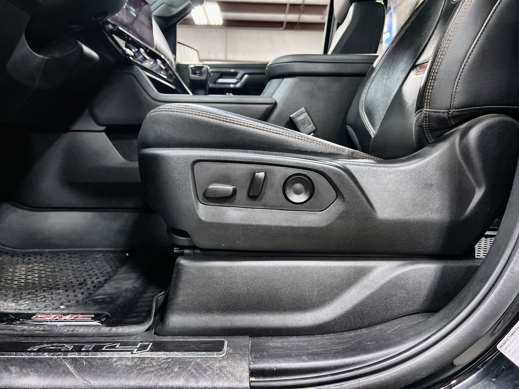Used 2022 GMC Sierra 1500 AT4 w/ AT4 Preferred Package AWD/4WD image 16