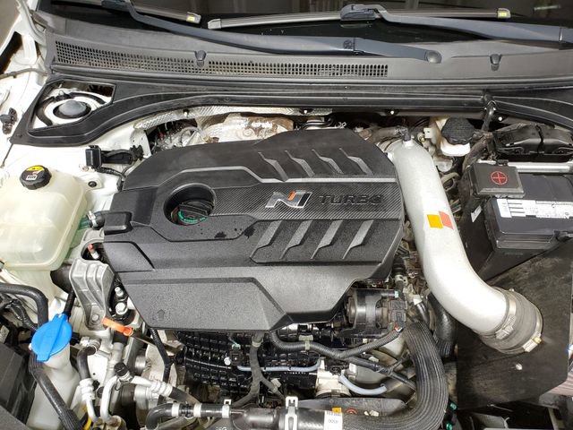 Used 2020 Hyundai Veloster N image 6