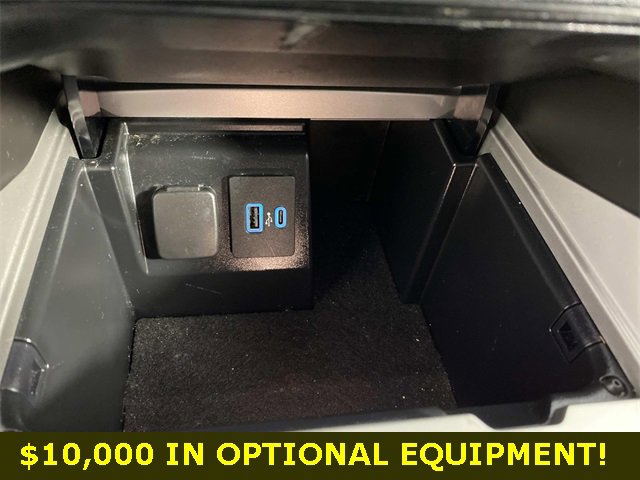 Used 2022 Ford Explorer XLT w/ Equipment Group 202A image 27