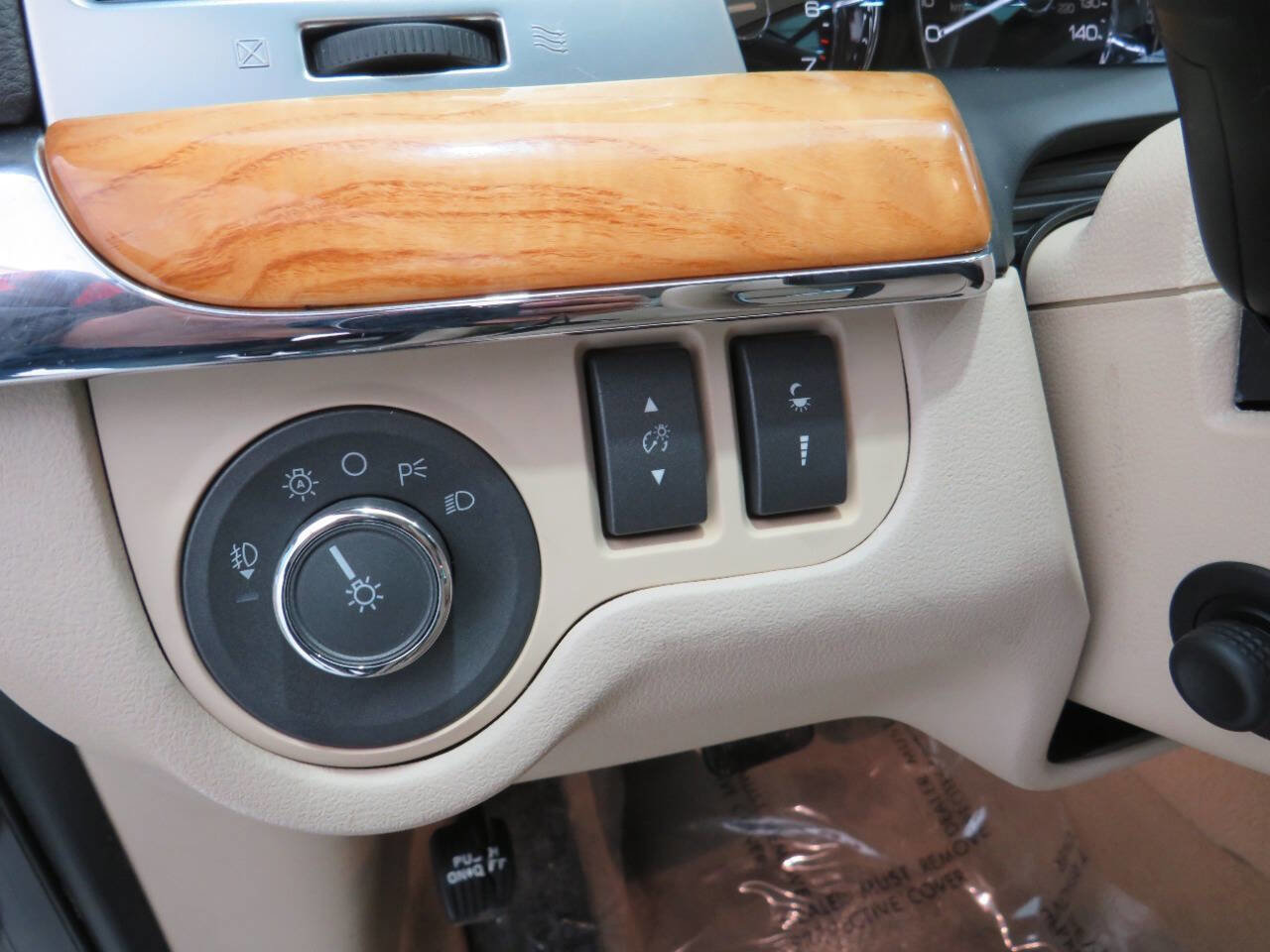 Used 2010 Lincoln MKS image 21