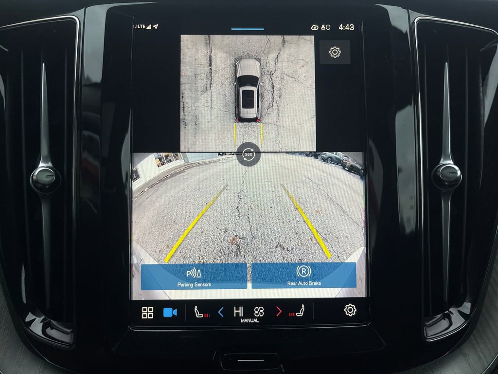 Used 2025 Volvo XC60 B5 Plus image 20