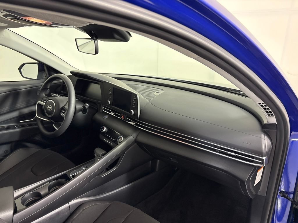 New 2025 Hyundai Elantra Hybrid FWD image 13