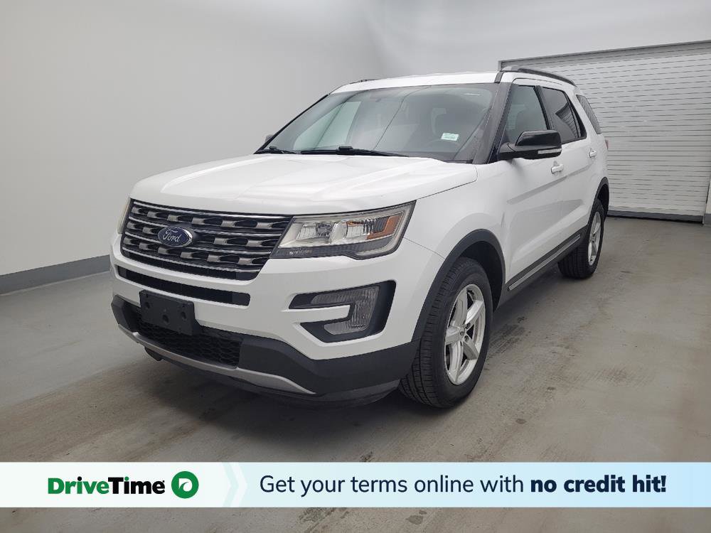 Used 2017 Ford Explorer XLT image 1