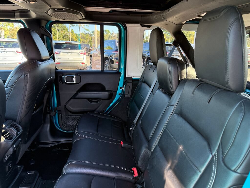 Used 2019 Jeep Wrangler Unlimited Sahara w/ Quick Order Package 24M Moab AWD/4WD image 11