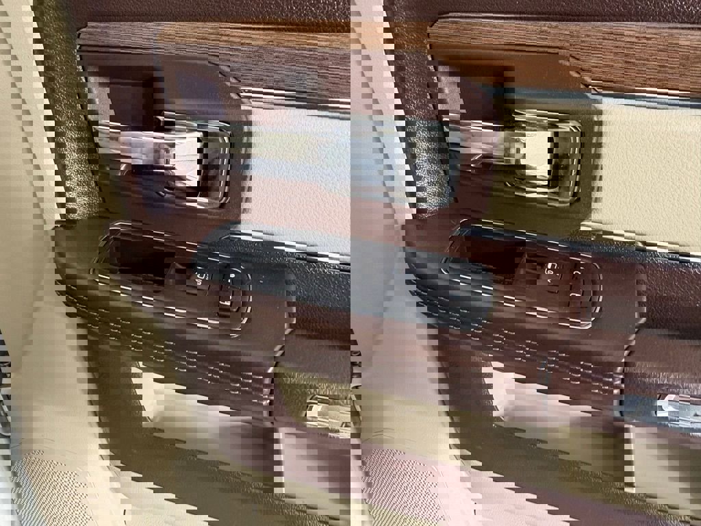 Used 2016 RAM 2500 Laramie w/ Convenience Group AWD/4WD image 13