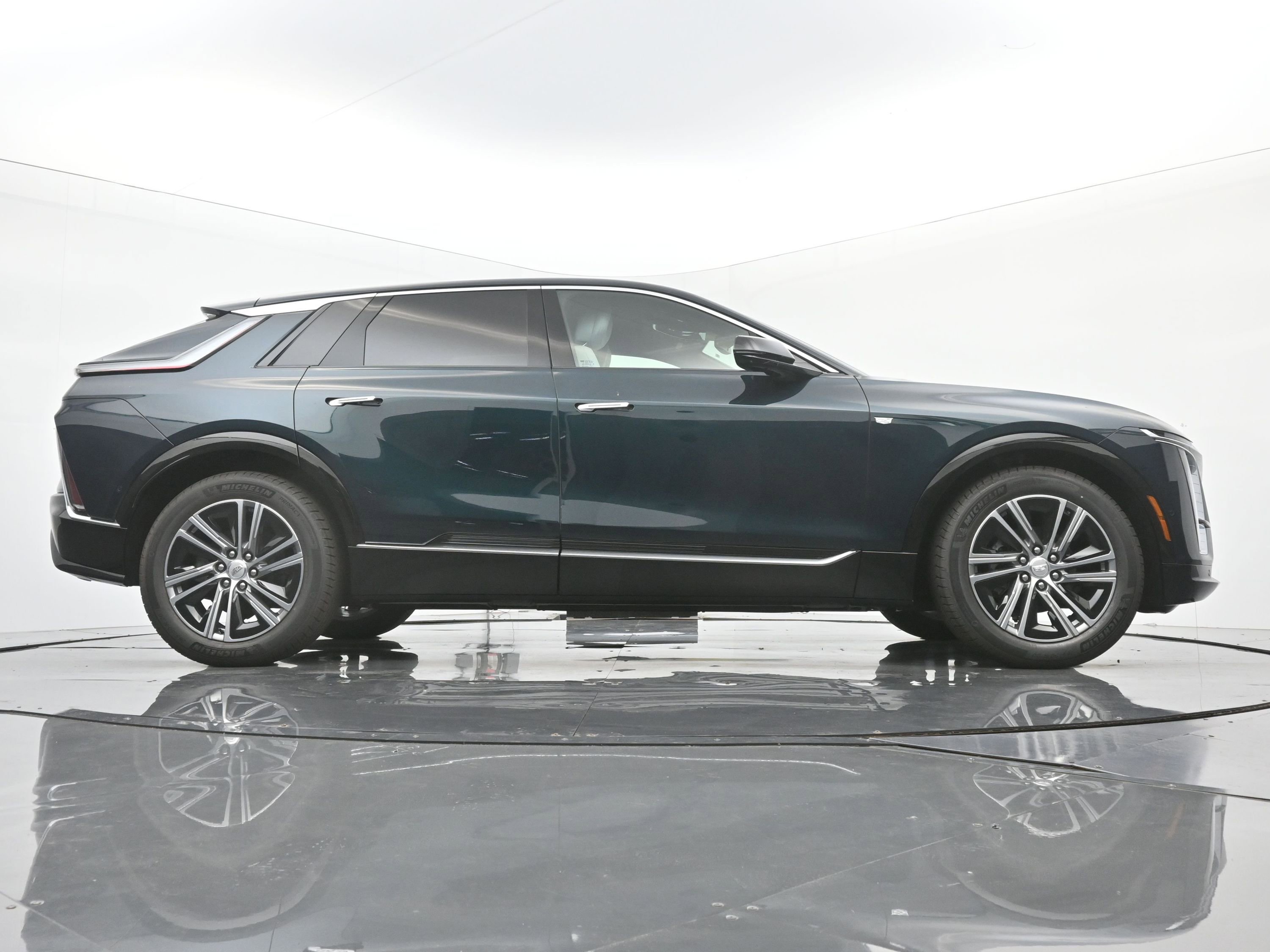 New 2026 Cadillac Lyriq Luxury image 20