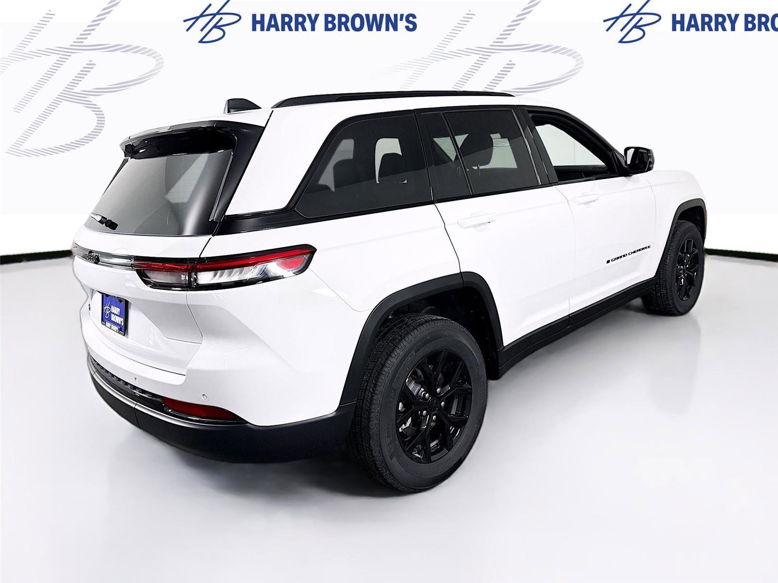 New 2025 Jeep Grand Cherokee Altitude image 30