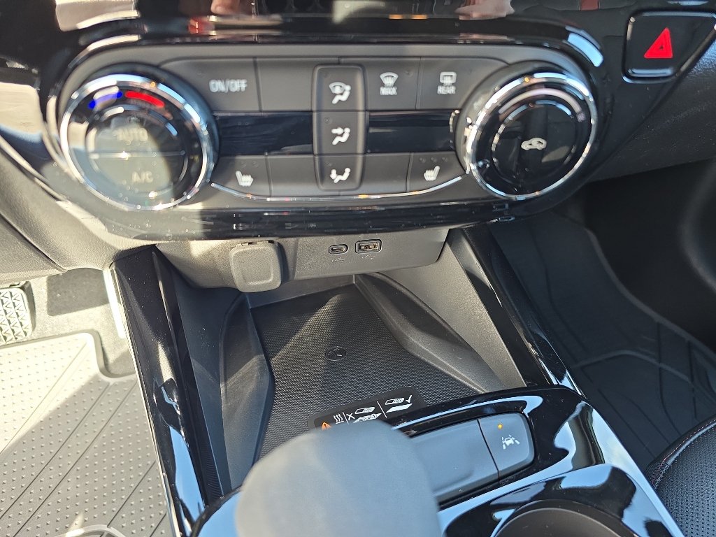 New 2026 Chevrolet Trax RS w/ Sunroof Package FWD image 16