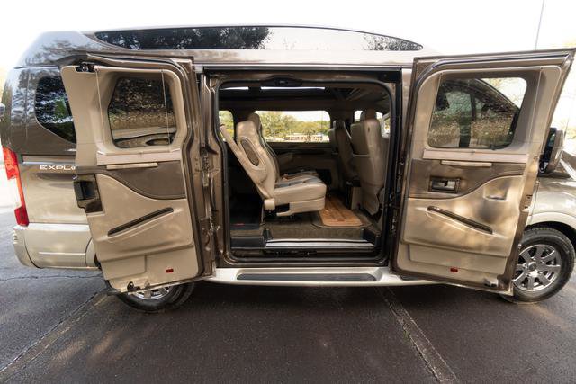 Used 2016 Ford Transit 150 XLT image 25