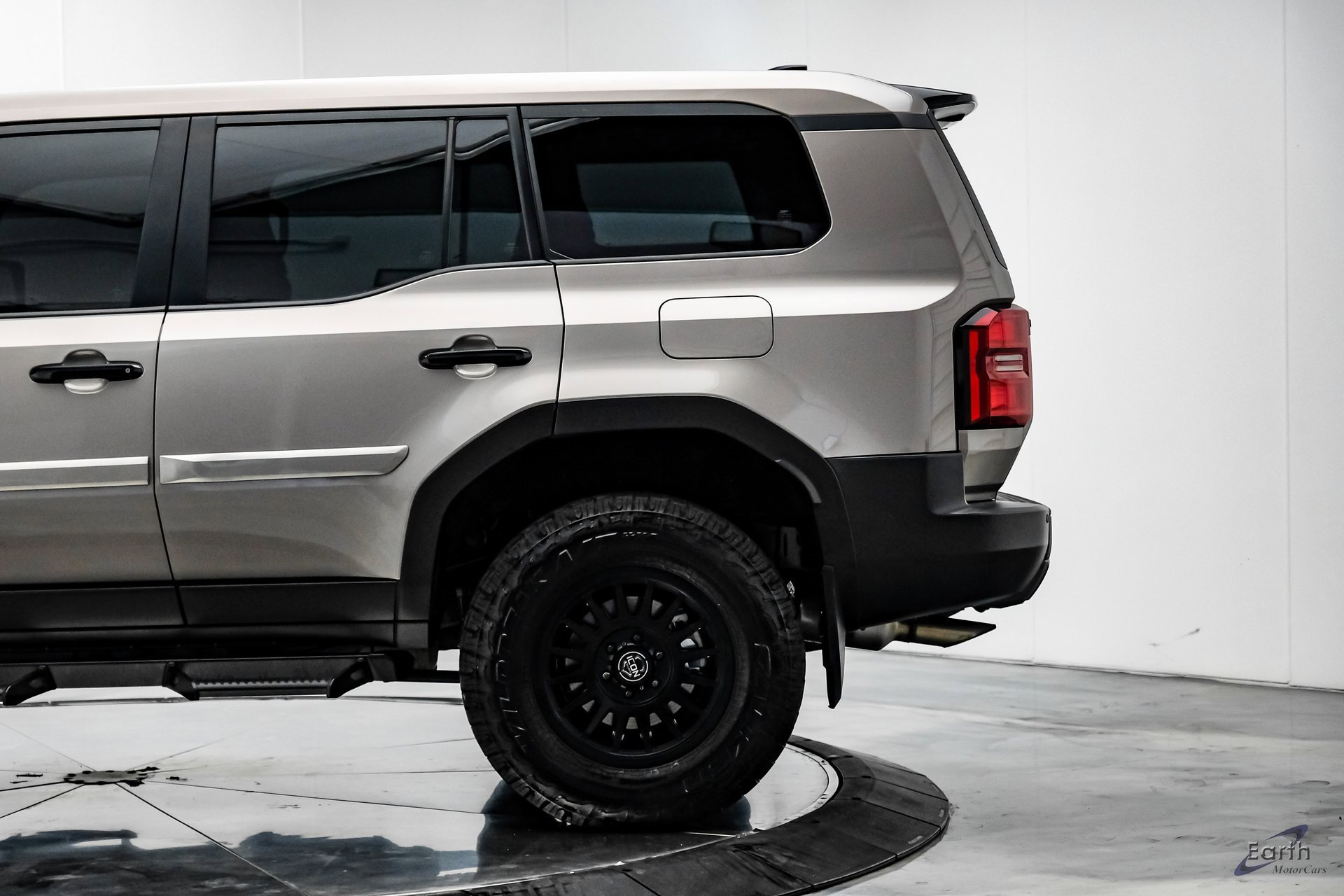 Used 2024 Toyota Land Cruiser image 7