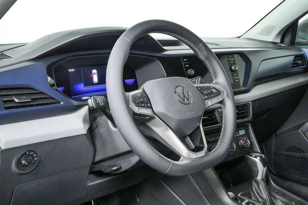 Certified 2022 Volkswagen Taos SE FWD image 4