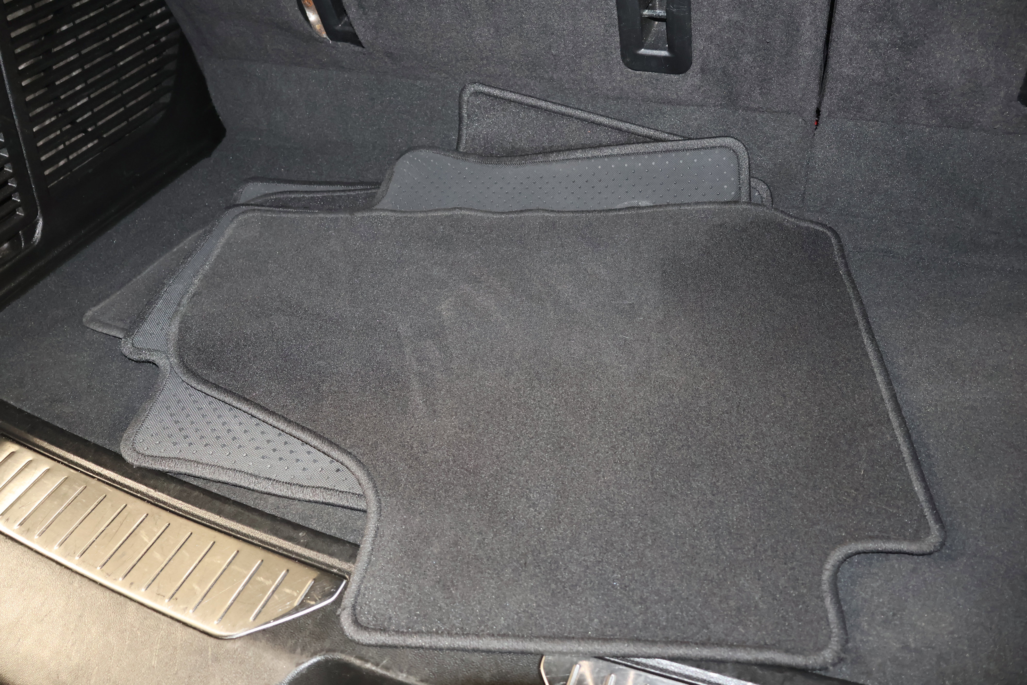 Used 2024 Chevrolet Tahoe Premier AWD/4WD image 54