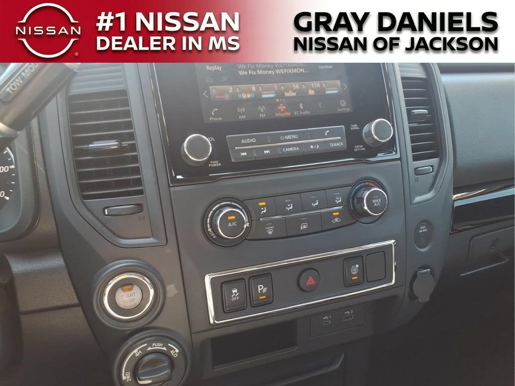 Used 2024 Nissan Titan SV AWD/4WD image 18