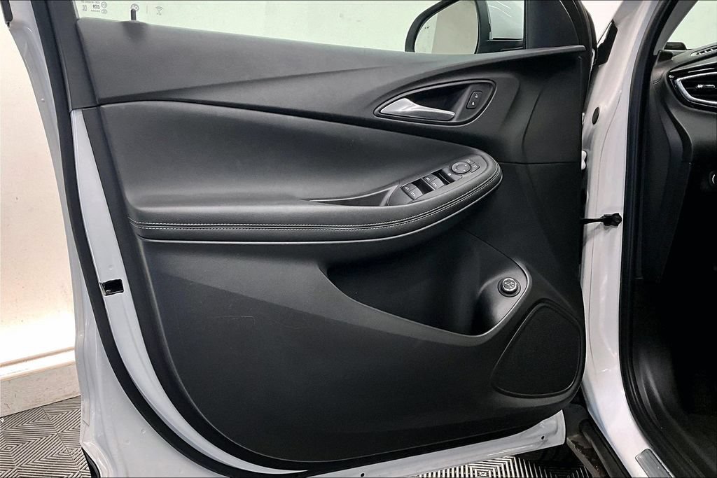 Used 2020 Buick Encore GX Select w/ Advanced Technology Package FWD image 24