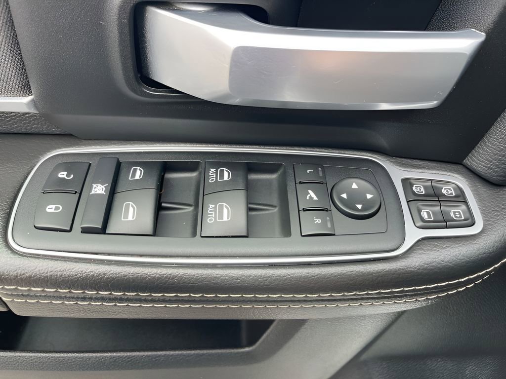 Used 2024 RAM 2500 Big Horn AWD/4WD image 26