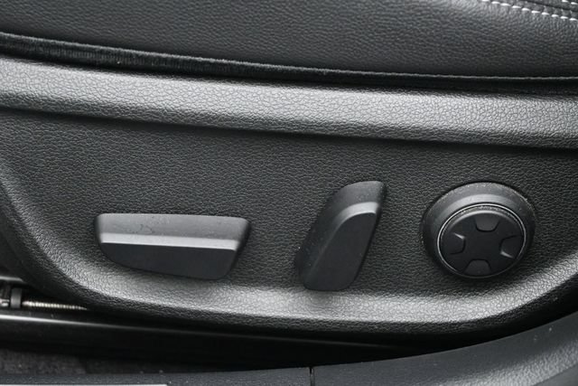 Used 2025 Genesis G70 2.5T AWD/4WD image 17