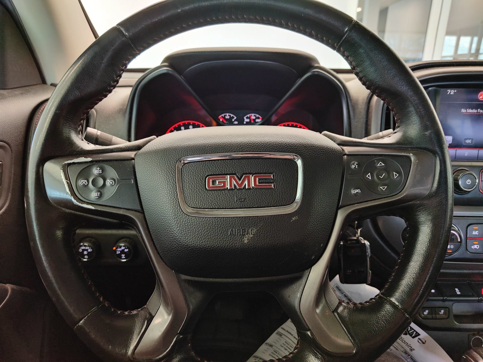 Used 2015 GMC Canyon SLE AWD/4WD image 11