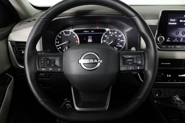 Certified 2025 Nissan Rogue SV image 25