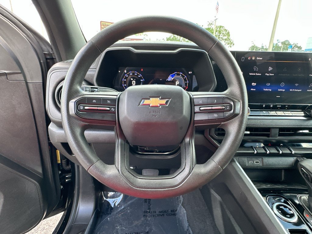 Used 2025 Chevrolet Colorado W/T w/ Advanced Trailering Package AWD/4WD image 11
