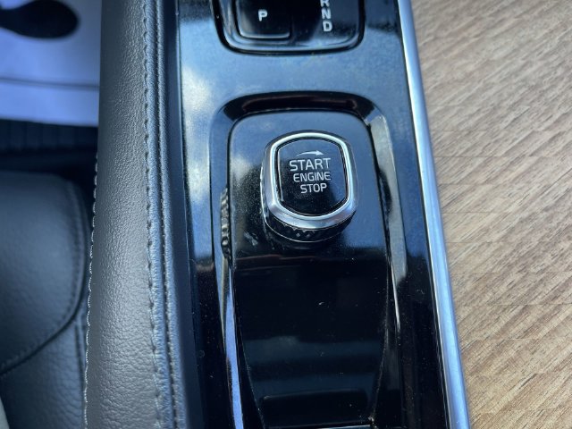 Used 2024 Volvo XC90 B6 Plus AWD/4WD image 17