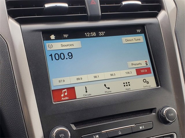 Used 2017 Ford Fusion SE w/ Fusion SE Technology Package image 24