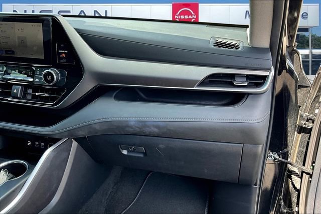 Used 2024 Toyota Highlander LE image 24