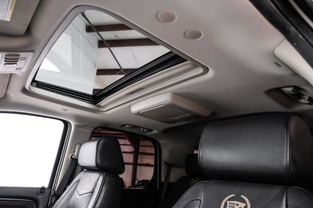 Used 2013 Cadillac Escalade Platinum RWD image 5