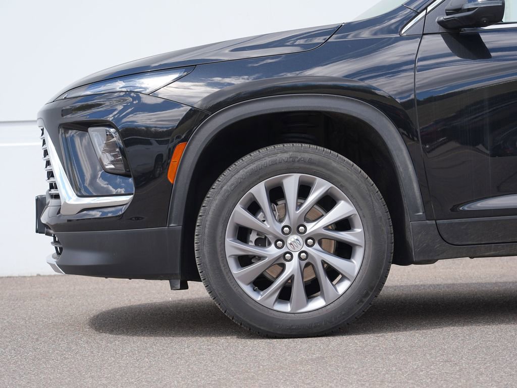 Used 2025 Buick Enclave Preferred AWD/4WD image 11