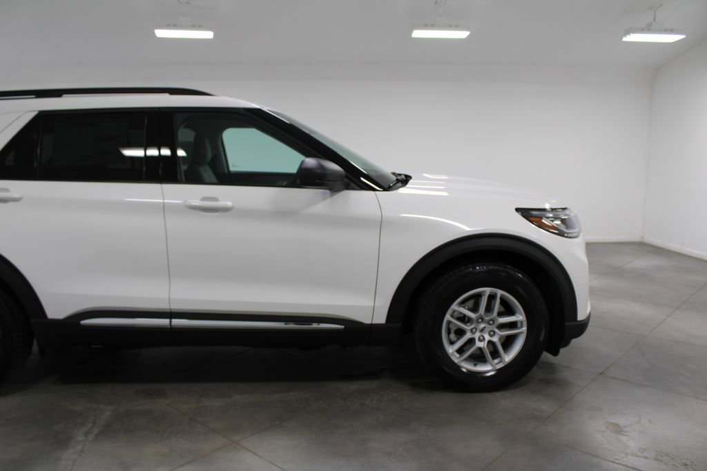 New 2025 Ford Explorer Active w/ Active Comfort Package image 12