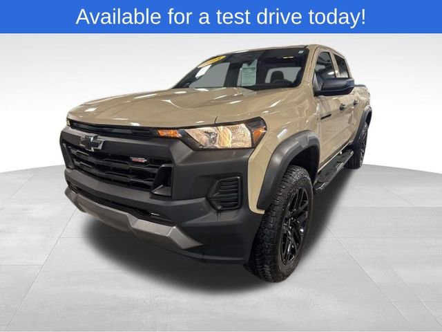 Used 2024 Chevrolet Colorado Trail Boss w/ Advanced Trailering Package image 3