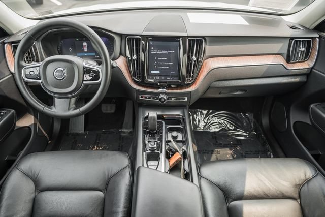 Certified 2024 Volvo XC60 B5 Plus w/ Protection Package Premier AWD/4WD image 21