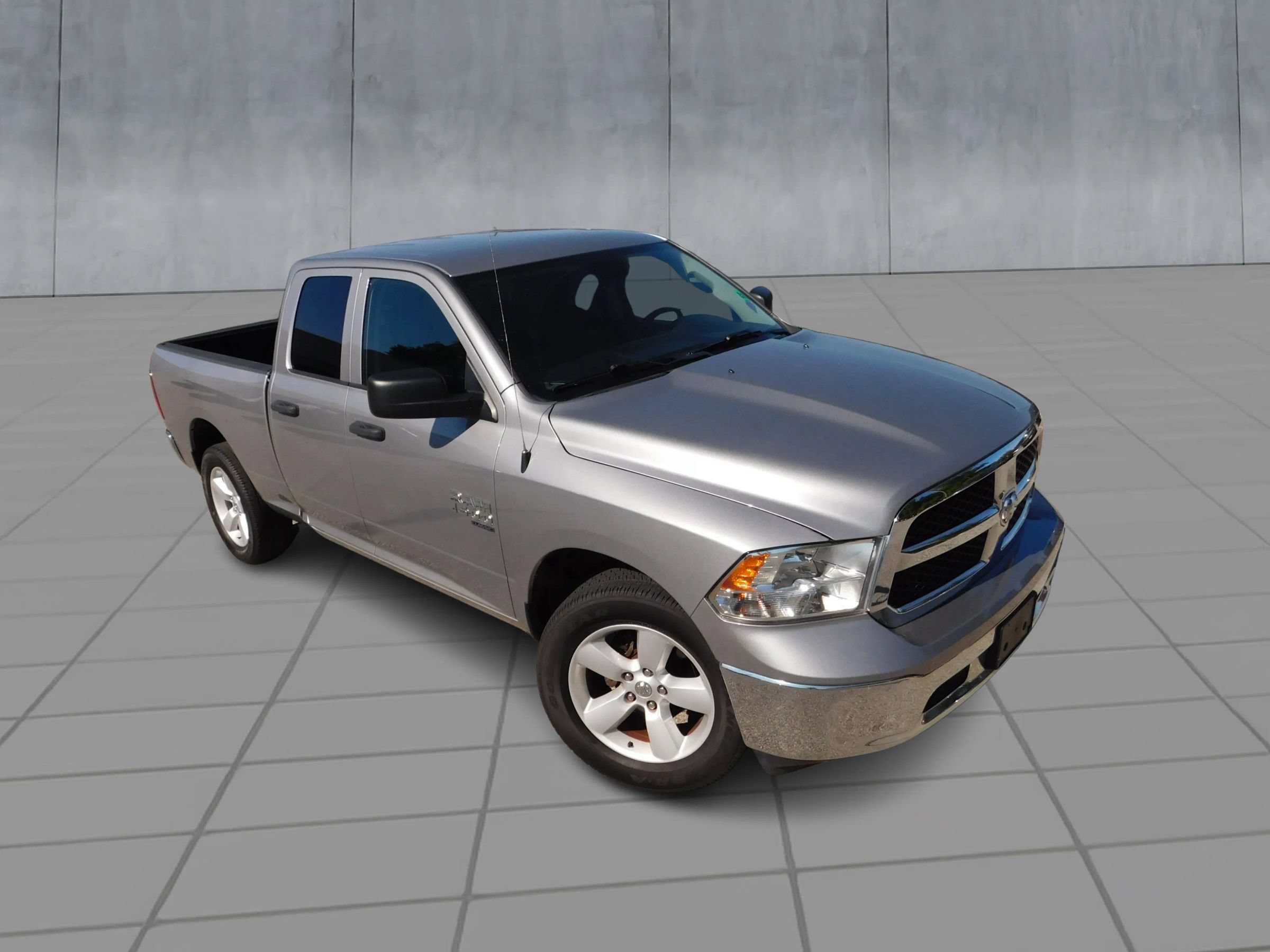 Used 2024 RAM 1500 Classic SLT AWD/4WD image 2