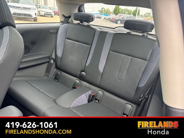 Used 2025 MINI Cooper 2-Door Hardtop FWD image 26