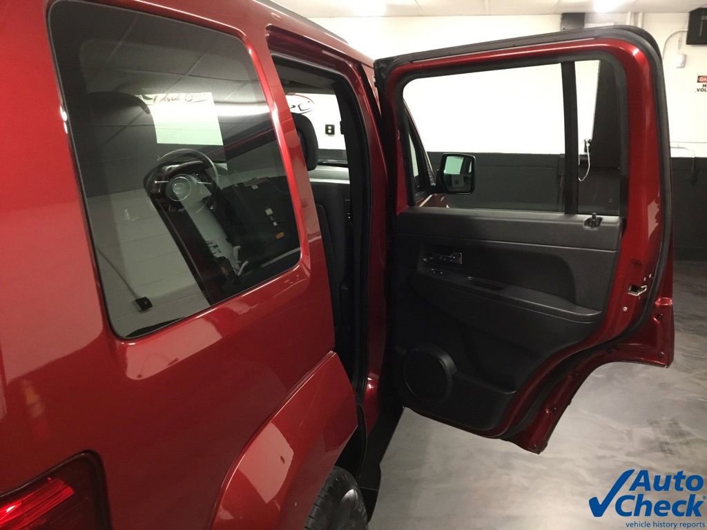 Used 2011 Jeep Liberty Sport image 31