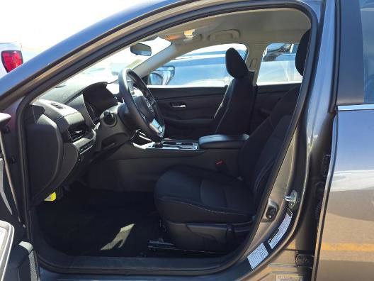 Used 2025 Nissan Sentra SV FWD image 8